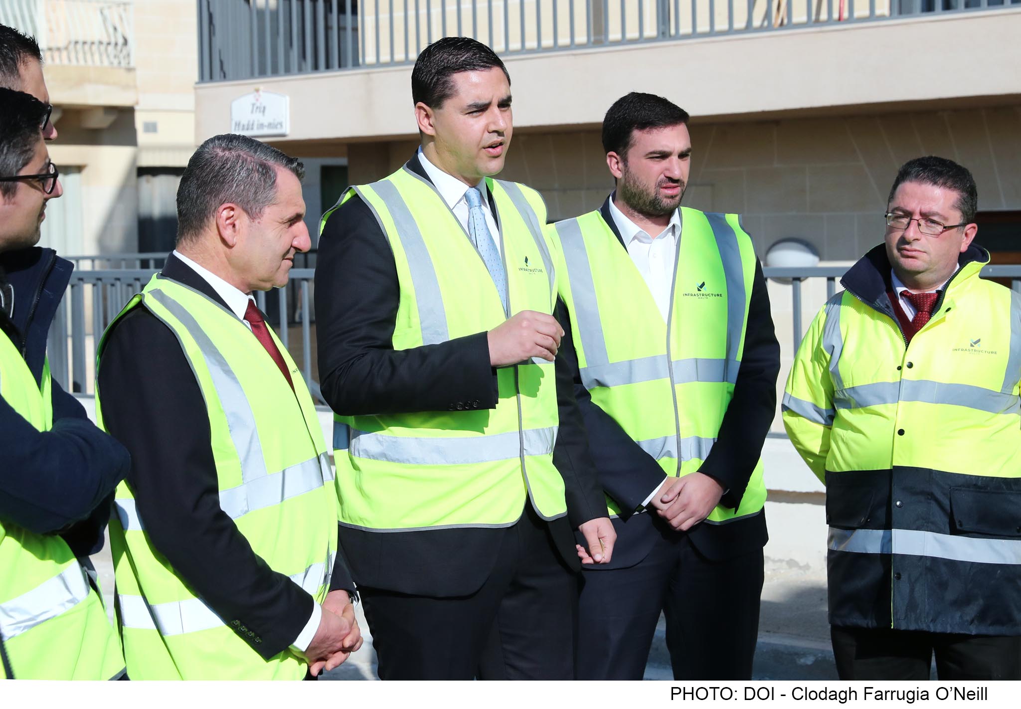 PRESS RELEASE BY THE MINISTRY FOR TRANSPORT, INFRASTRUCTURE AND CAPITAL PROJECTS AND THE PARLIAMENTARY SECRETARIAT FOR LOCAL GOVERNMENT AND COMMUNITIES:  Another 170 residential roads to be rebuilt with a total estimated value of around €70 million