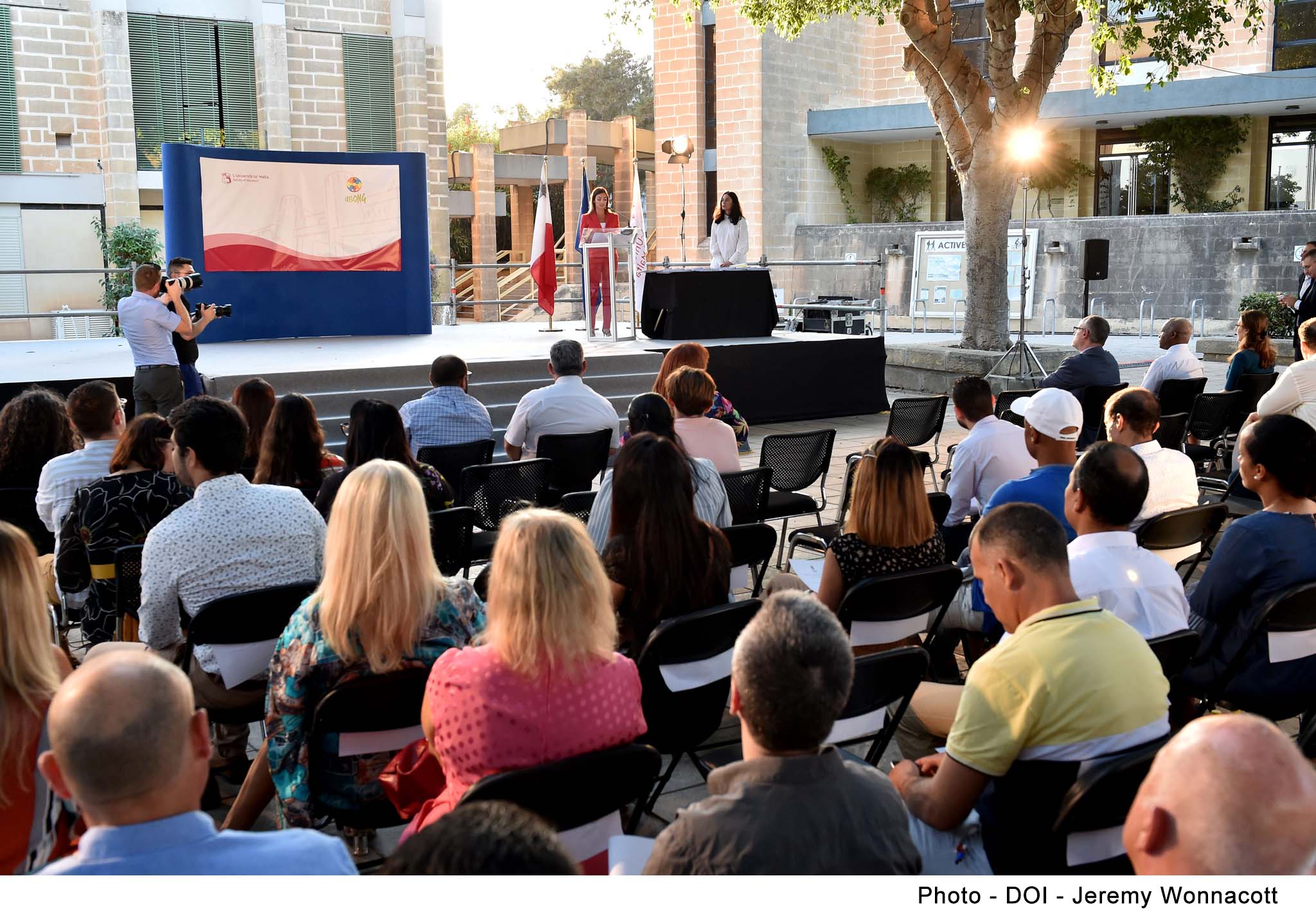 STQARRIJA MIS-SEGRETARJAT PARLAMENTARI GĦALL-UGWALJANZA U R-RIFORMI   Is-Segretarju Parlamentari Rosianne Cutajar flimkien mad-Direttorat għad-Drittijiet tal-Bniedem jippreżentaw iċ-ċertifikati tal-kors ‘Jien Nappartjeni’