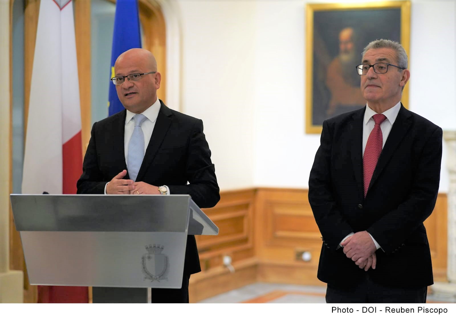 PRESS RELEASE BY THE MINISTRY FOR FOREIGN AND EUROPEAN AFFAIRS AND BY THE PARLIAMENTARY SECRETARIAT FOR CONSUMER PROTECTION AND PUBLIC CLEANSING Malta receives donation of 100,000 surgical face masks from Chinese company