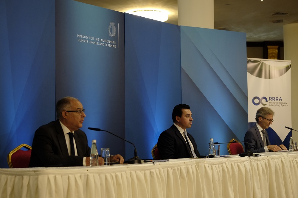 PRESS RELEASE BY THE MINISTRY FOR THE ENVIRONMENT, CLIMATE CHANGE AND PLANNING   Final agreement will allow Malta to have a beverage container refund scheme in place