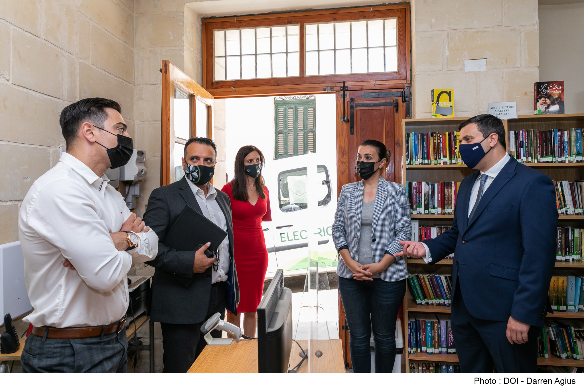 STQARRIJA MILL-MINISTERU GĦALL-INTERN, IS-SIGURTÀ NAZZJONALI U L-INFURZAR TAL-LIĠI: Iffirmat ftehim bejn Komunità Malta u l-Kunsill Lokali ta’ Bormla li se jwassal għar-restawr tal-faċċata tal-librerija tal-istess lokalità u għax-xiri ta’ aktar kotba