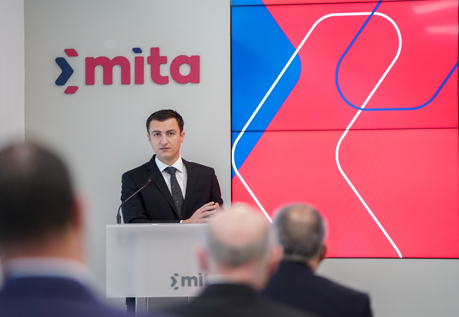 PRESS RELEASE BY THE MINISTRY FOR THE ECONOMY AND INDUSTRY € 800,000 investment for student paid working experience opportunities in summer 2021