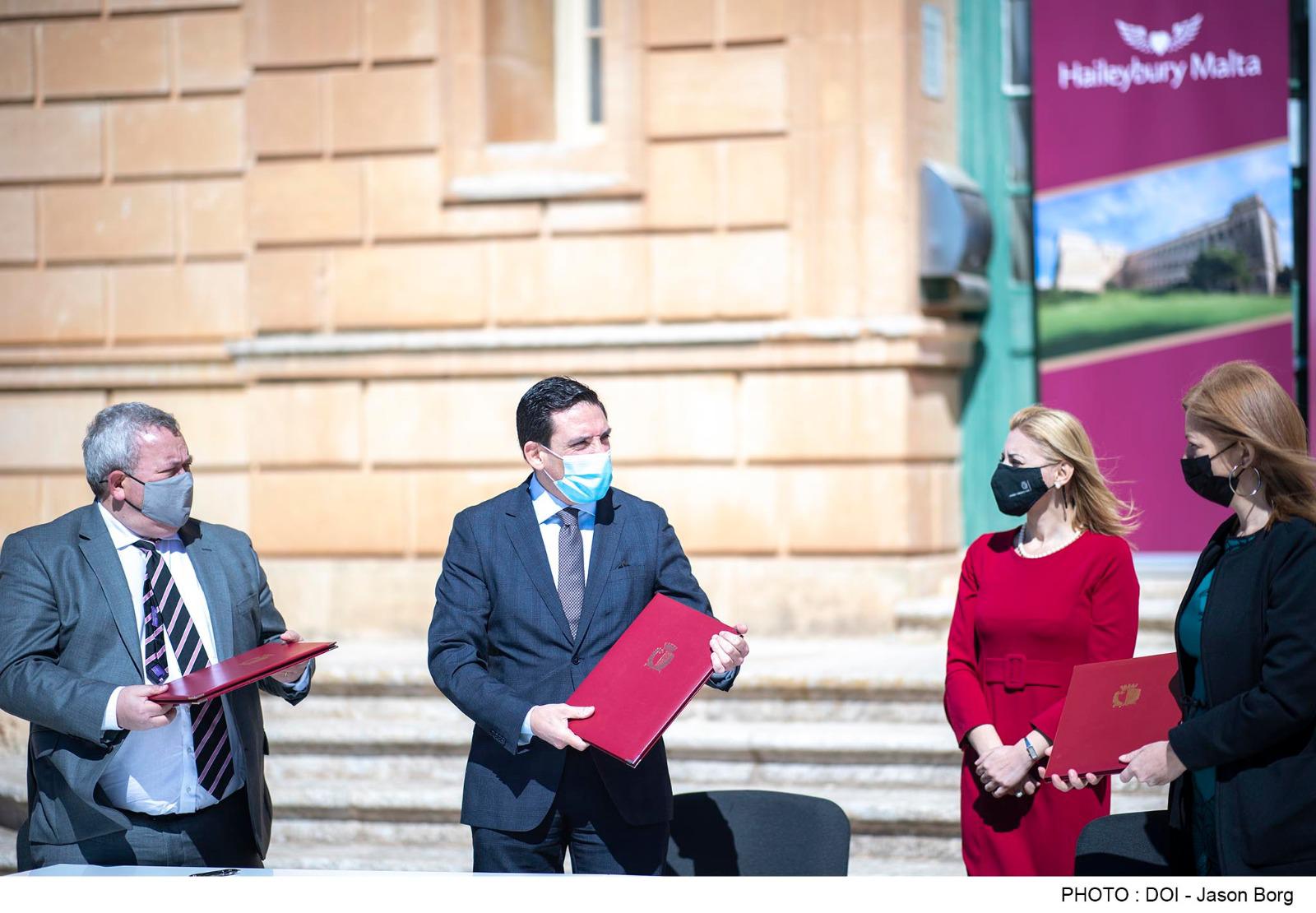 PRESS RELEASE BY THE MINISTRY FOR EDUCATION  Concession agreement signed between the Government of Malta and Haileybury Malta