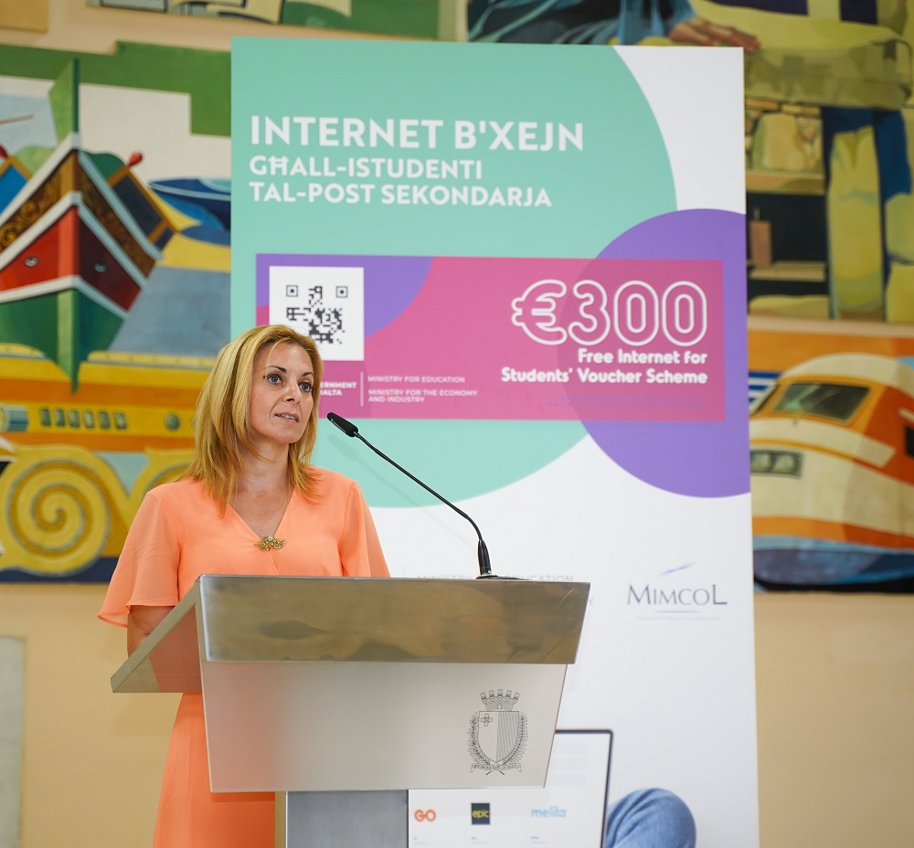 PRESS RELEASE BY THE MINISTRY FOR EDUCATION AND BY THE MINISTRY FOR THE ECONOMY AND INDUSTRY     Free internet voucher scheme with a value of €300 for post-secondary students – 3,100 students to benefit from an investment of around €1m