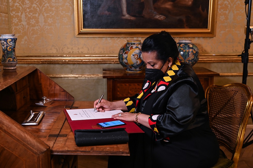 PRESS RELEASE BY THE OFFICE OF THE PRESIDENT  The Ambassador of the Republic of Angola presents her Letters of Credence to the President of Malta