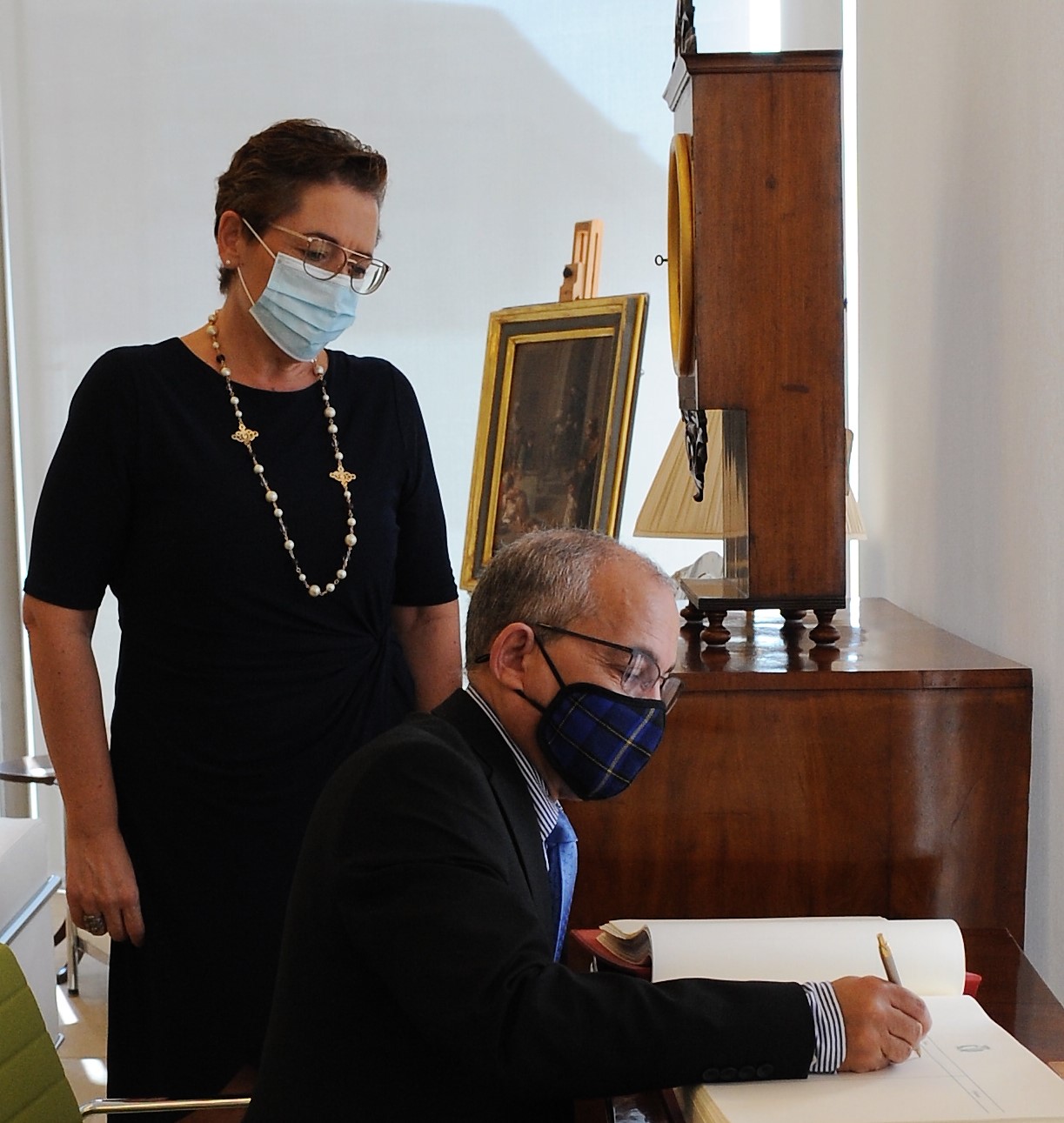 PRESS RELEASE BY THE OFFICE OF THE SPEAKER Deputy Speaker meets High Commissioner of Barbados