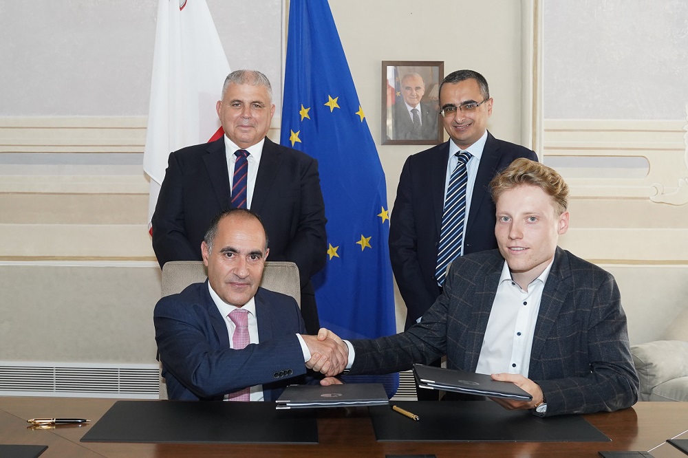 PRESS RELEASE BY THE MINISTRY FOR AGRICULTURE, FISHERIES AND ANIMAL RIGHTS: Signing of agreement between the Public Abattoir and the University of Ghent