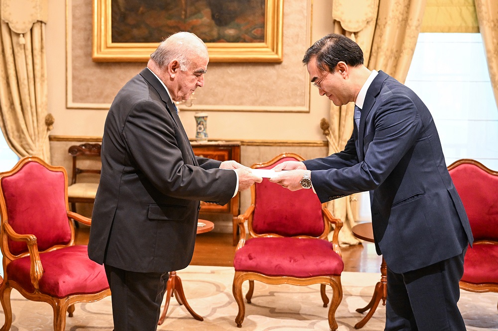 Il-President George Vella llum rċieva l-Ittri ta’ Kredenzjali tal-Ambaxxatur tar-Repubblika tal-Korea, Seong Ho Lee, fil-Palazz ta’ Sant’Anton.