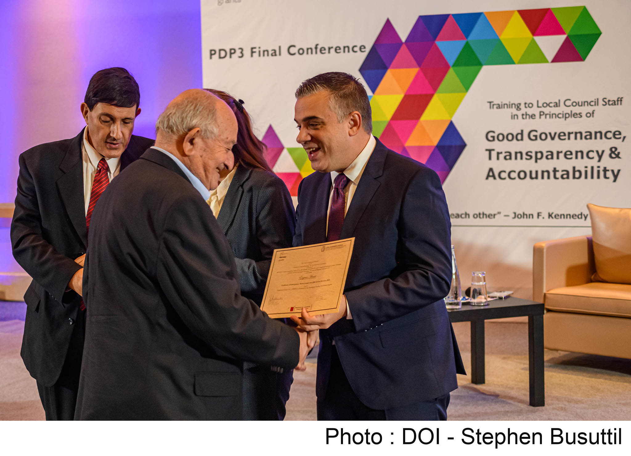 STQARRIJA MIS-SEGRETARJAT PARLAMENTARI GĦALL-GVERN LOKALI U MIS-SEGRETARJAT PARLAMENTARI GĦALL-FONDI EWROPEJ L-għeluq ta’ programm ta’ taħriġ għall-ħaddiema tal-Kunsilli Lokali b’fondi Norveġiżi