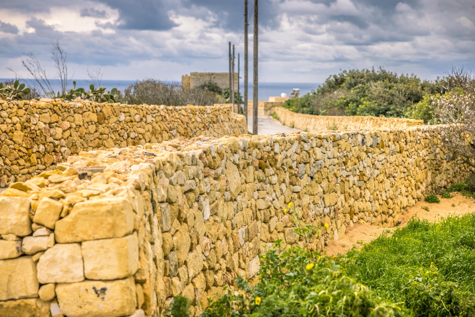 STQARRIJA MILL-MINISTERU GĦAL GĦAWDEX U MIS-SEGRETARJAT PARLAMENTARI GĦALL-FONDI EWROPEJ Jitlesta l-proġett ta’ restawr u bini mill-ġdid ta’ ħitan tas-sejjieħ f’Għawdex b’valur ta’ €10 miljun fondi Ewropej