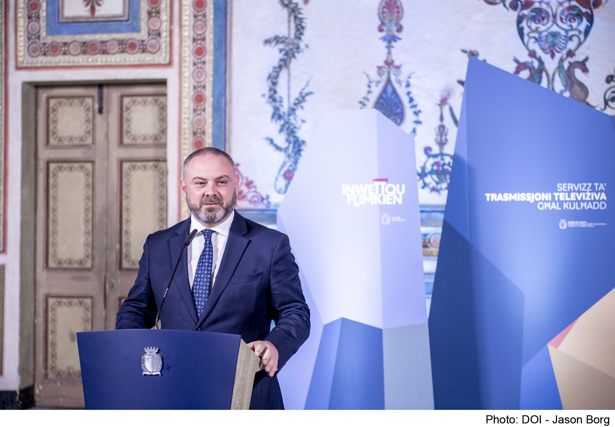 PRESS RELEASE BY THE MINISTRY FOR THE NATIONAL HERITAGE, THE ARTS AND LOCAL GOVERNMENT An agreement is reached to ensure that every Maltese and Gozitan citizen has free access to basic television services