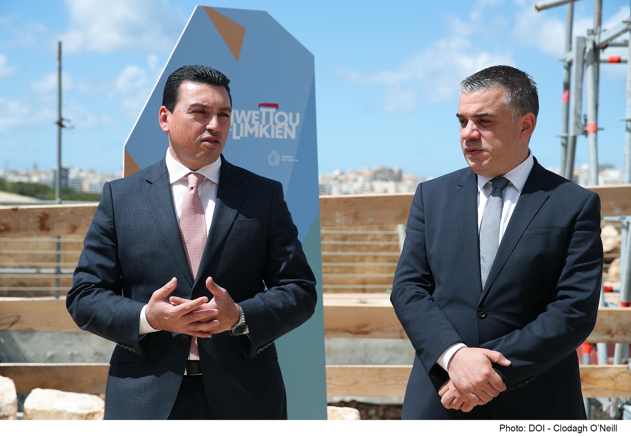 STQARRIJA MILL-MINISTERU GĦAT-TRASPORT, L-INFRASTRUTTURA U L-PROĠETTI KAPITALI U MIS-SEGRETARJAT PARLAMENTARI GĦALL-FONDI EWROPEJ INWETTQU FLIMKIEN: Beda x-xogħol fuq il-lift li jwasslek għall-ferry landing ta’ Marsamxett