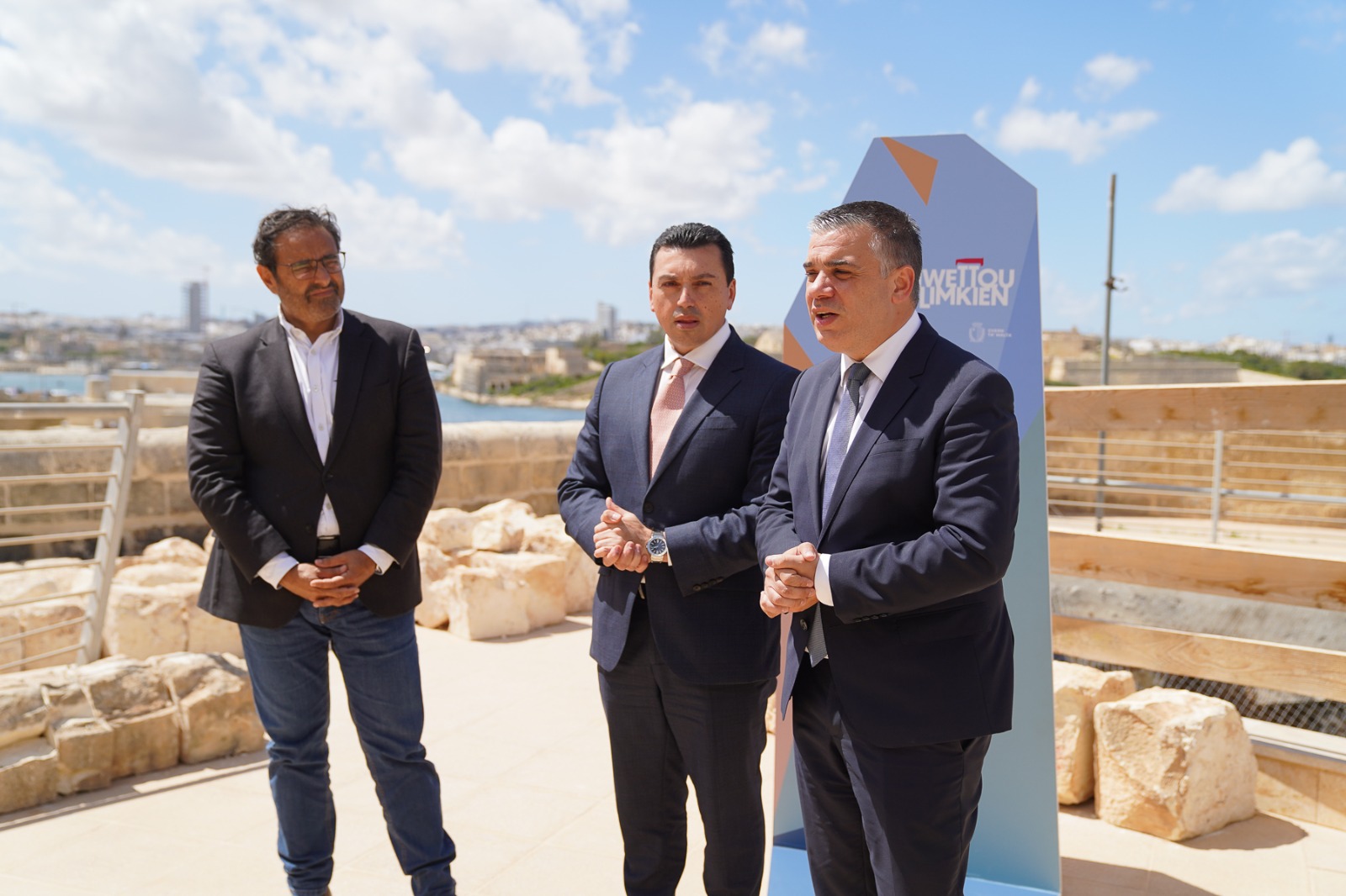 STQARRIJA MILL-MINISTERU GĦAT-TRASPORT, L-INFRASTRUTTURA U L-PROĠETTI KAPITALI U MIS-SEGRETARJAT PARLAMENTARI GĦALL-FONDI EWROPEJ INWETTQU FLIMKIEN: Beda x-xogħol fuq il-lift li jwasslek għall-ferry landing ta’ Marsamxett