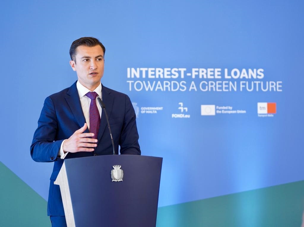 STQARRIJA MILL-MINISTERU GĦAT-TRASPORT, L-INFRASTRUTTURA U L-PROĠETTI KAPITALI U L-MINISTERU GĦALL-EKONOMIJA, IL-FONDI EWROPEJ U L-ARTIJIET Inwettqu Flimkien: Rata ta’ interess ta’ 0% għal min se jieħu loan biex jinvesti f’vetturi elettriċi jew inizjatti