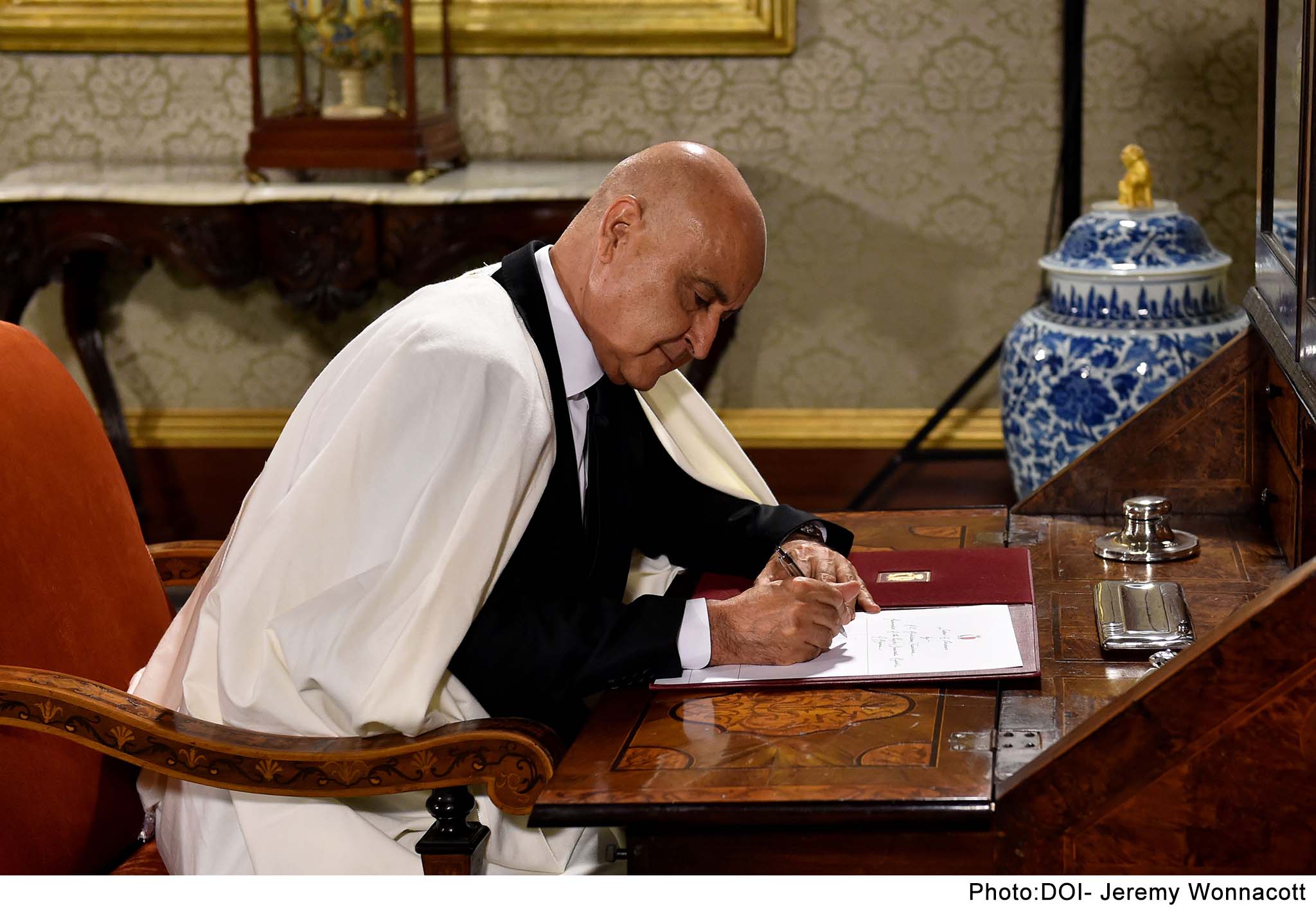 ​PRESS RELEASE BY THE OFFICE OF THE PRESIDENT The Ambassador of Algeria, Abdelkarim Touharia, presents his letters of credence to the President of Malta