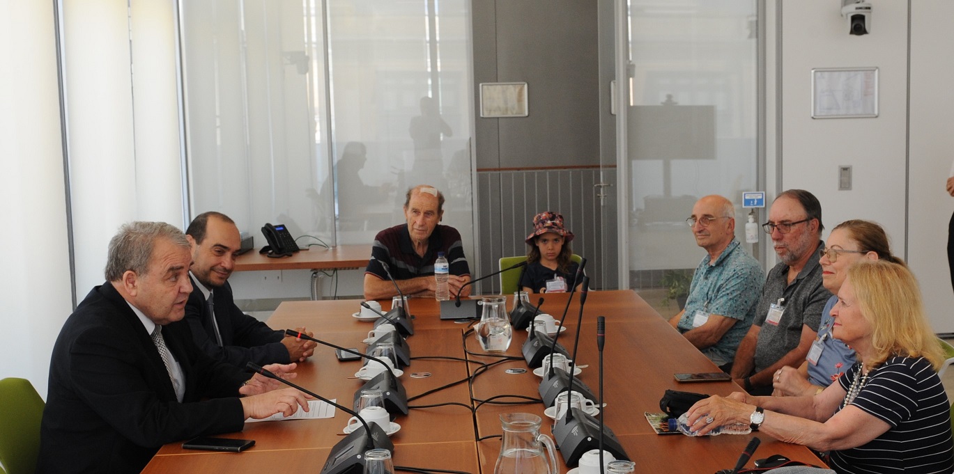 STQARRIJA MILL-UFFIĊĊJU TAL-ISPEAKER Il-membri tal-Kunsill tal-Maltin li jgħixu Barra jagħmlu żjara ta’ korteżija lill-Ispeaker tal-Kamra tad-Deputati