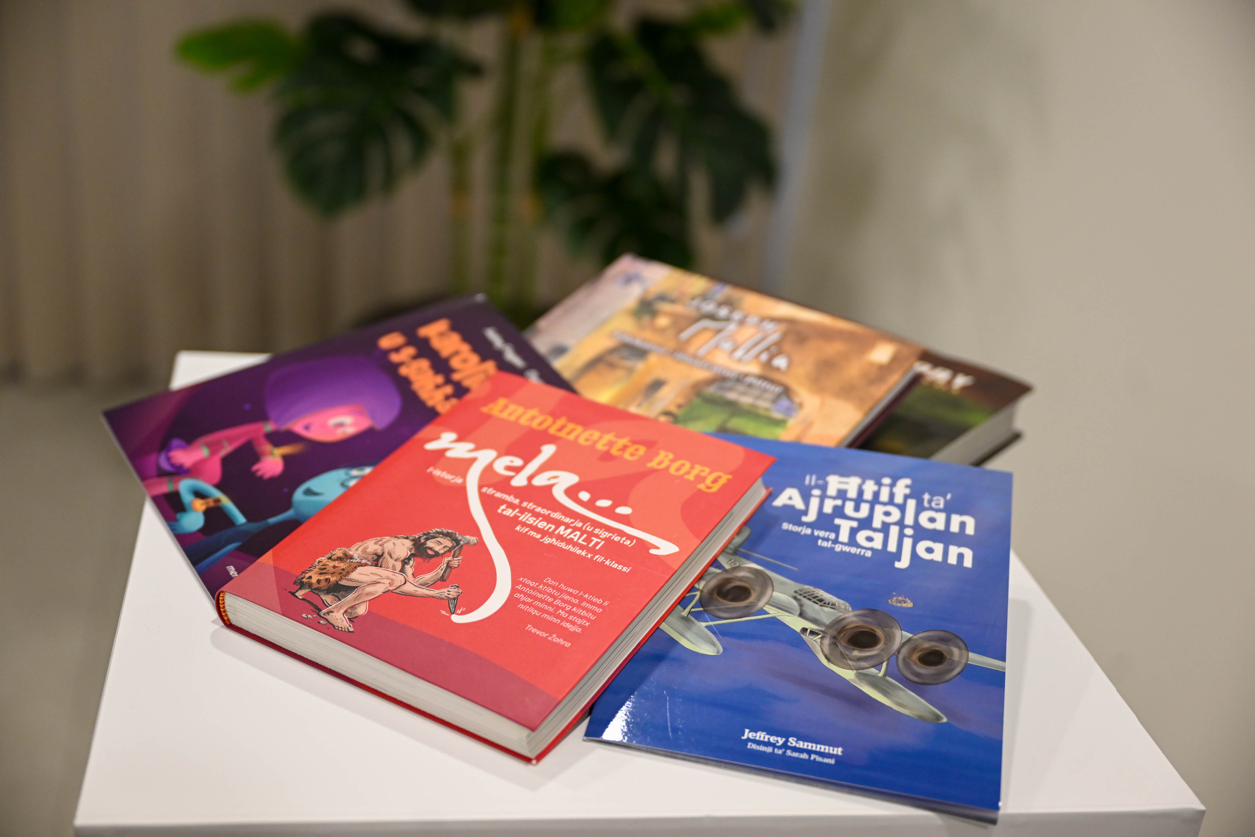 PRESS RELEASE BY THE OFFICE OF THE DEPUTY PRIME MINISTER AND MINISTRY FOR FOREIGN AFFAIRS AND TOURISM AND THE MINISTRY FOR THE NATIONAL HERITAGE, THE ARTS AND LOCAL GOVERNMENT Over 850 Maltese books in new libraries initiative for Maltese diasporas