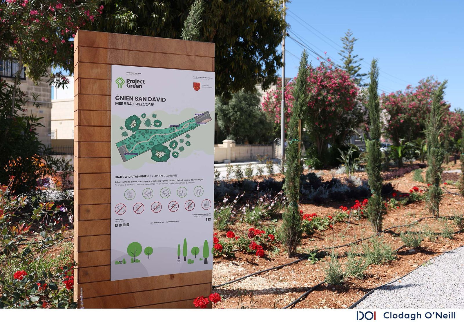 PRESS RELEASE BY THE MINISTRY FOR THE ENVIRONMENT, ENERGY AND PUBLIC CLEANLINESS: From concrete to open green space: 9,000 square metres of land in Pembroke turned into a garden
