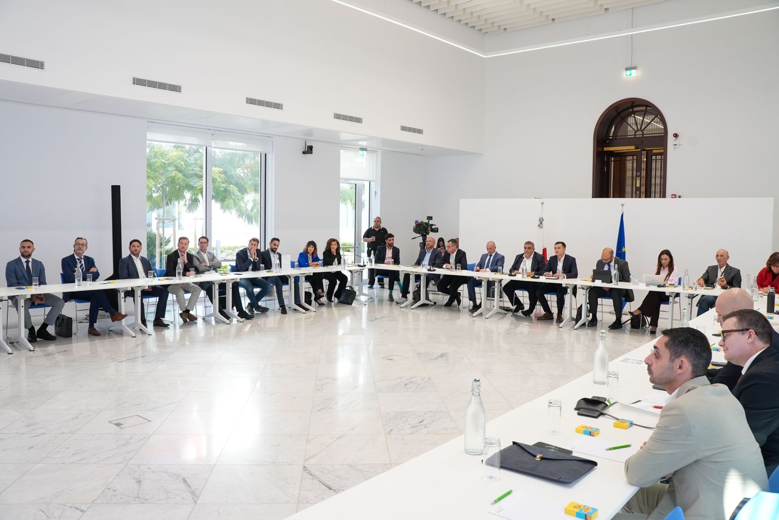 PRESS RELEASE BY THE MINISTRY FOR THE ECONOMY, ENTERPRISE AND STRATEGIC PROJECTS Eight projects announced with a total value of over €60 million in new investments and 1,300 new quality jobs by the end of 2026