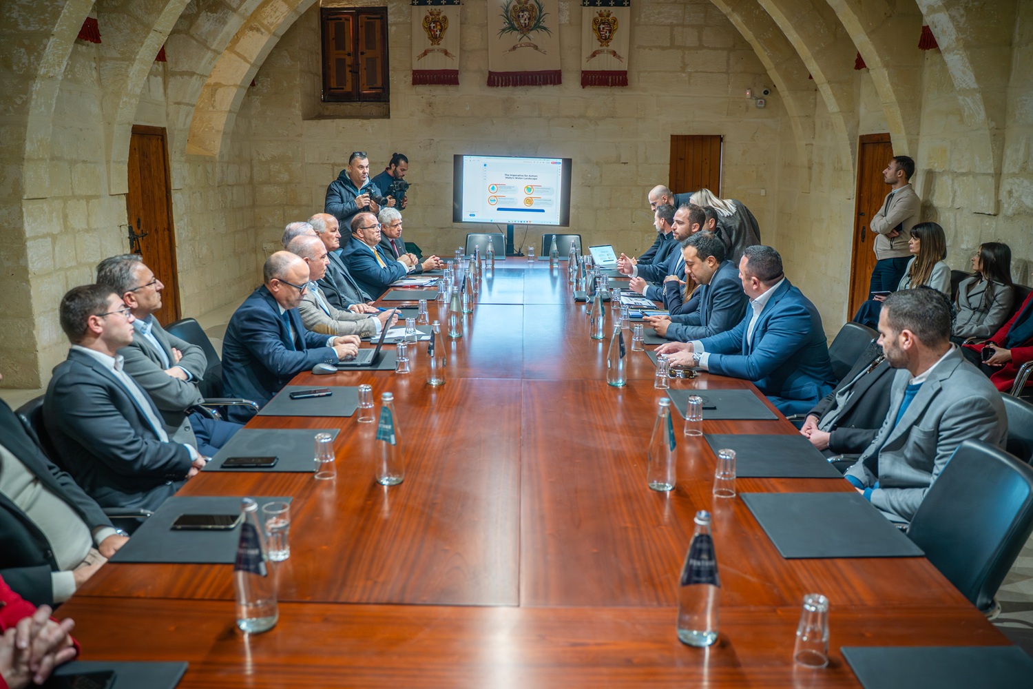 PRESS RELEASE BY THE MINISTRY FOR THE ENVIRONMENT, ENERGY AND PUBLIC CLEANLINESS AND THE MINISTRY FOR GOZO AND PLANNING Long-term energy and water plans for Gozo discussed with the Gozo Regional Committee