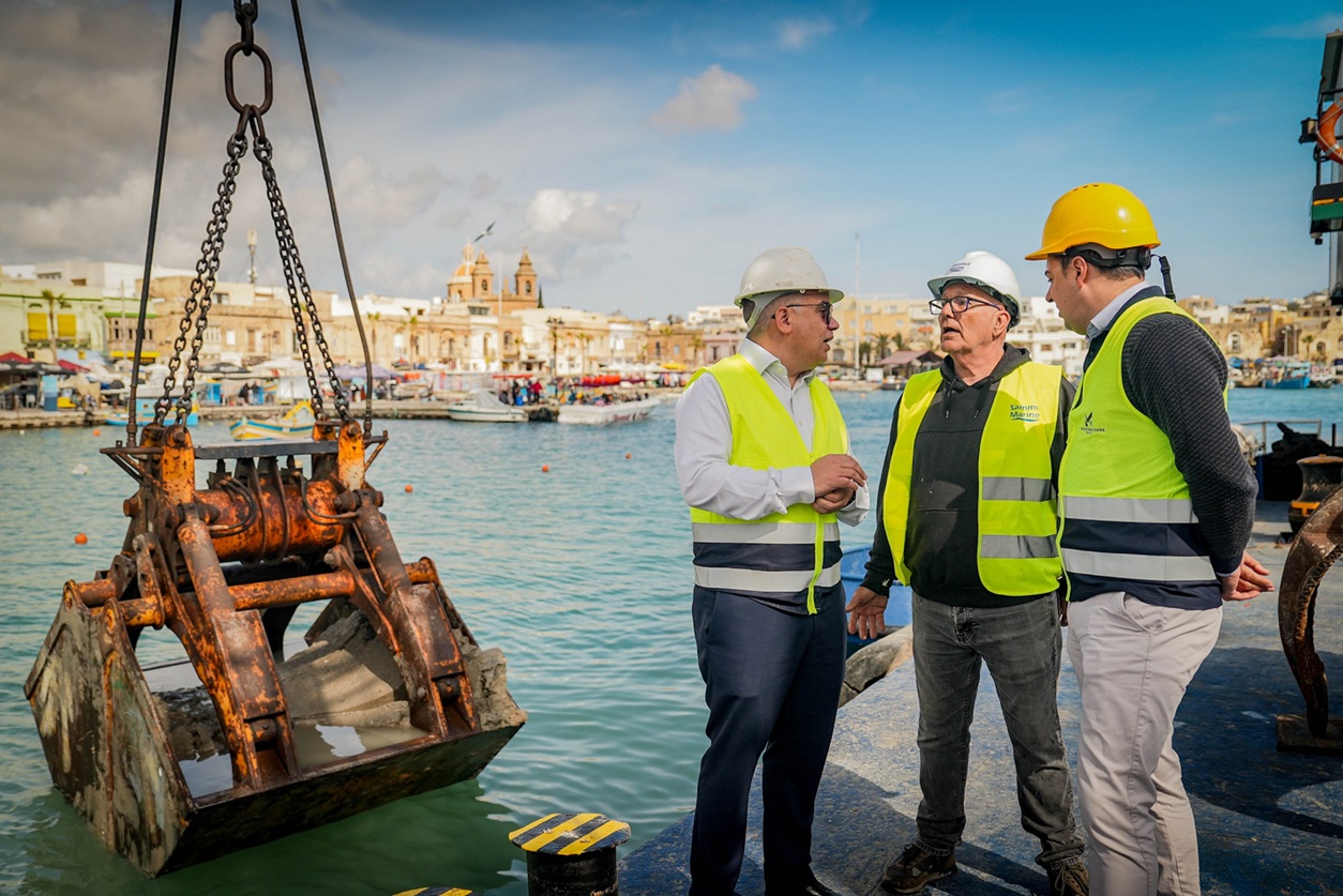 STQARRIJA MILL-MINISTERU GĦAT-TRASPORT, L-INFRASTRUTTURA U X-XOGĦLIJIET PUBBLIĊI Jibda l-proġett ta’ dredging f’Marsaxlokk bl-għan li jtejjeb l-aċċess u s-sigurtà fil-port