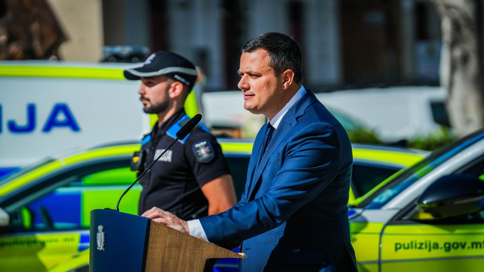 PRESS RELEASE BY THE MINISTRY FOR HOME AFFAIRS, SECURITY AND EMPLOYMENT From 1st June: On-the-spot fines and immediate payment for non-resident foreigners who break the law in Malta