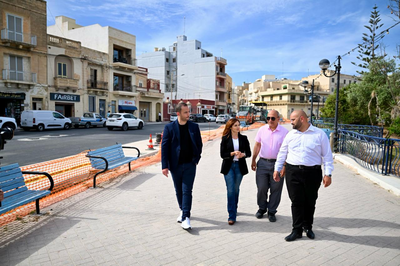 PRESS RELEASE BY THE MINISTRY FOR THE ENVIRONMENT, ENERGY AND PUBLIC CLEANLINESS Pretty Bay sewer update works completed as tarmac works begin