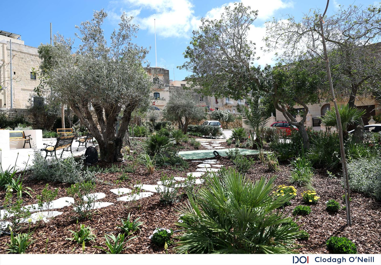 PRESS RELEASE BY THE MINISTRY FOR THE ENVIRONMENT, ENERGY AND PUBLIC CLEANLINESS Misraħ il-Karmelitani Garden inaugurated in Żurrieq