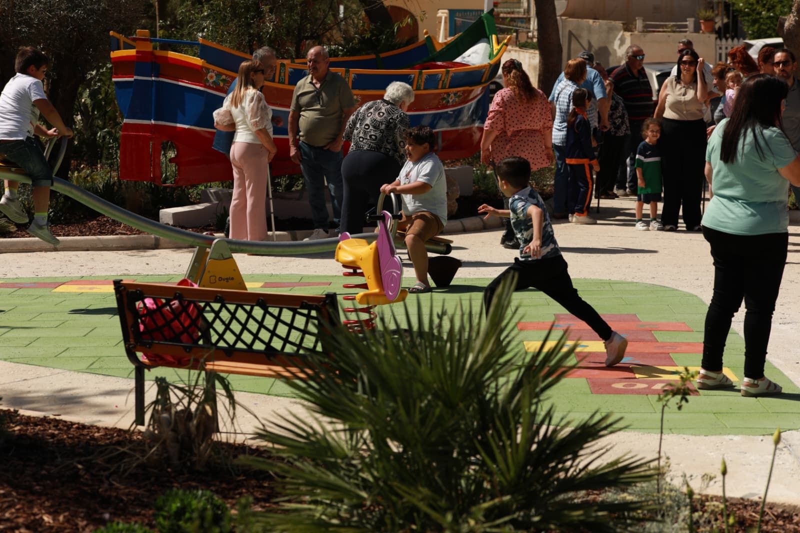 PRESS RELEASE BY THE MINISTRY FOR THE ENVIRONMENT, ENERGY AND PUBLIC CLEANLINESS Misraħ il-Karmelitani Garden inaugurated in Żurrieq