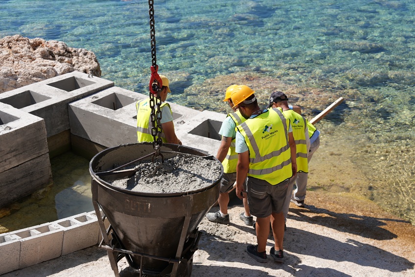 STQARRIJA MILL-MINISTERU GĦALL-GVERN LOKALI U X-XOGĦLIJIET PUBBLIĊI Il-Ministru Zerafa Civelli żżur ix-xogħlijiet li għaddejjin fiż-żona ta’ Għar Lapsi mid-Dipartiment tax-Xogħlijiet Pubbliċi