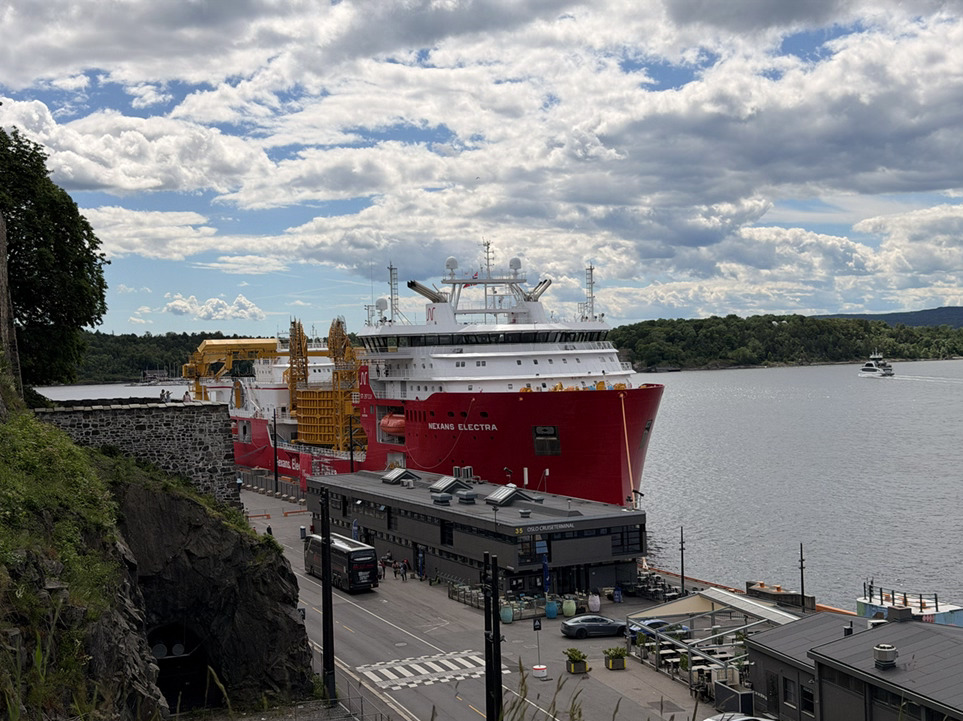 PRESS RELEASE BY THE MINISTRY FOR ENERGY, THE ENVIRONMENT AND THE REGENERATION OF THE GRAND HARBOUR Cable-laying vessel for Malta–Italy second interconnector officially launched