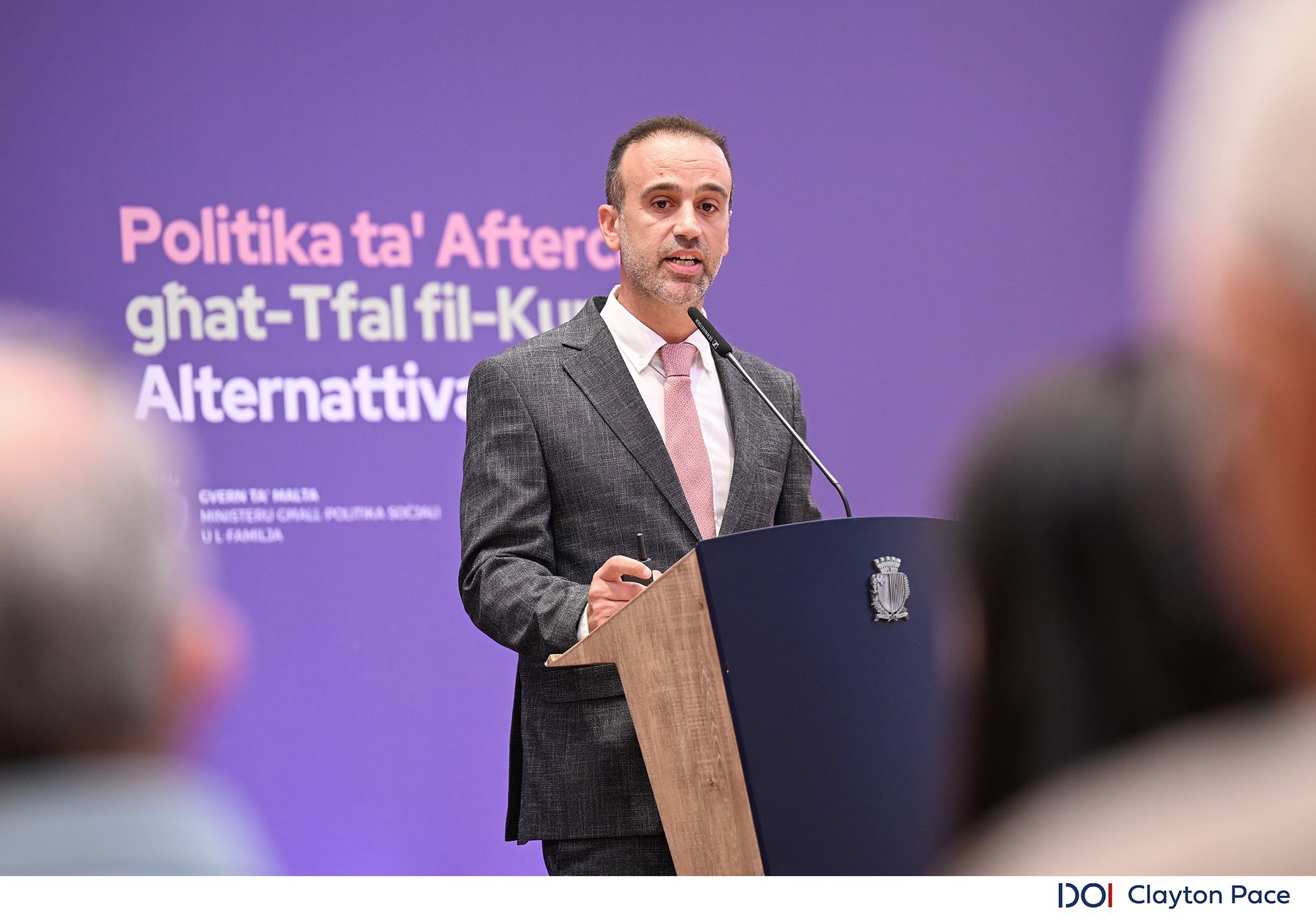 STQARRIJA MILL-MINISTERU GĦALL-POLITIKA SOĊJALI U L-FAMILJA Imniedi għall-konsultazzjoni qafas nazzjonali għall-aftercare ta’ tfal f’kura alternattiva