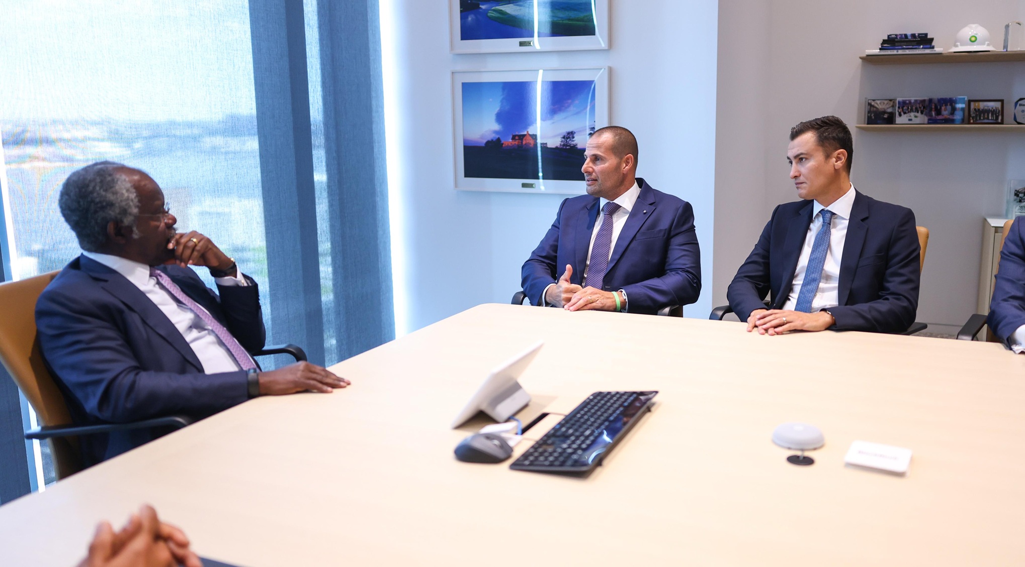 PRESS RELEASE BY THE OFFICE OF THE PRIME MINISTER Prime Minister Robert Abela meets leading international companies to strengthen Malta's connectivity and attract further investment