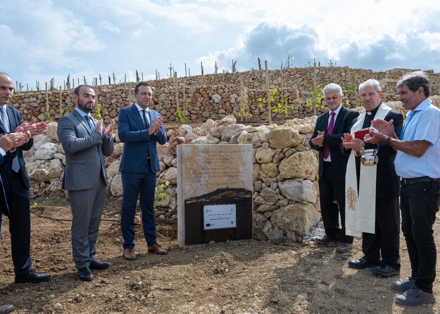 STQARRIJA MILL-MINISTERU GĦAL GĦAWDEX U MILL-MINISTERU GĦALL-FONDI EWROPEJ, ID-DJALOGU SOĊJALI U L-PROTEZZJONI TAL-KONSUMATUR Fl-ewwel 100 Jum tal-Leġiżlatura l-Ġdida inawgurat il-proġett ta’ restawr ekoloġiku fuq l-Għolja ta’ Għammar, Għawdex
