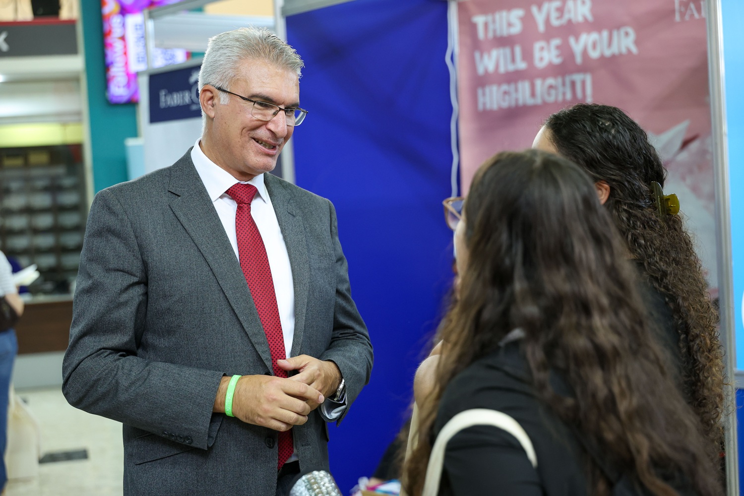 PRESS RELEASE BY THE OFFICE OF THE SPEAKER Speaker meets students during Junior College Freshers’ Week
