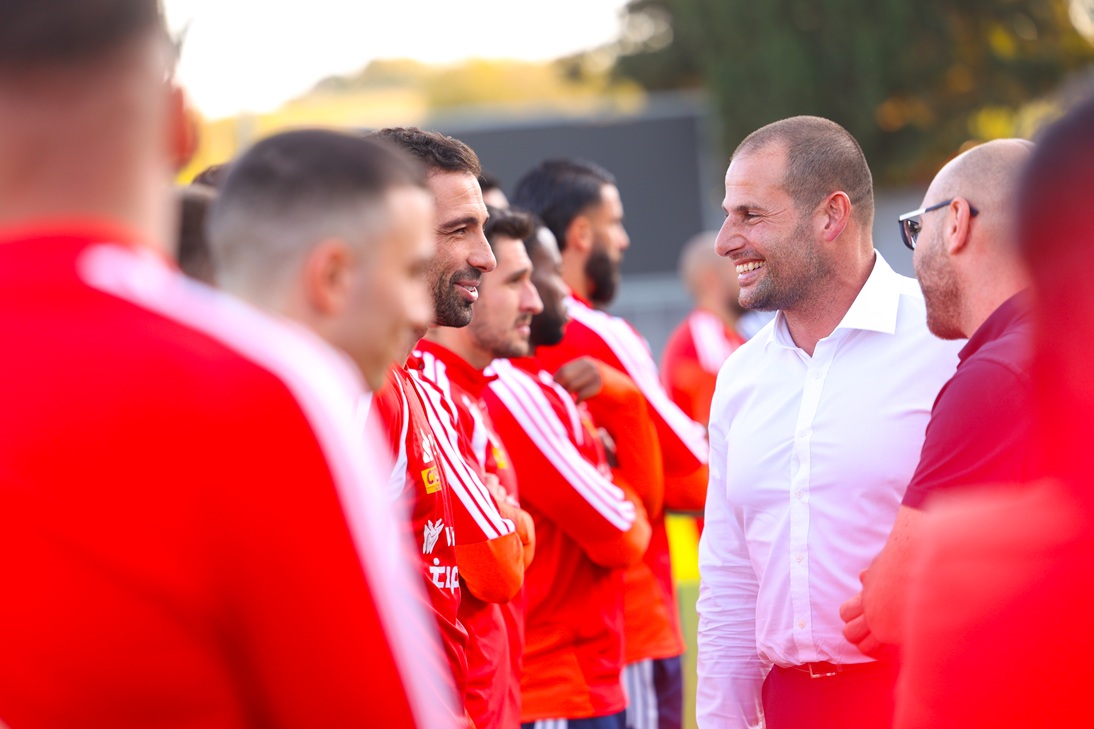 STQARRIJA MILL-UFFIĊĊJU TAL-PRIM MINISTRU Il-plejers tat-tim Nazzjonali Malti qegħdin igawdu minn Ċentru Nazzjonali tal-Futbol tal-ogħla livell f’Ta’ Qali