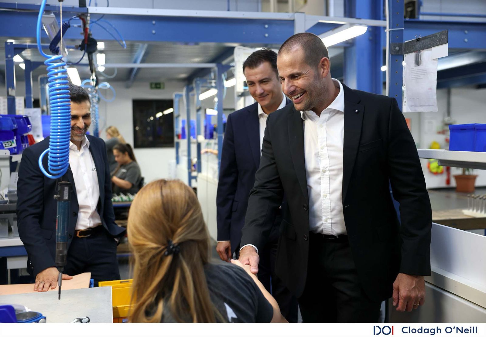 STQARRIJA MILL-UFFIĊĊJU TAL-PRIM MINISTRU Il-Prim Ministru Robert Abela jżur il-kumpanija Adpro-Instruments li kompliet tinvesti u tispeċjalizza f'Malta