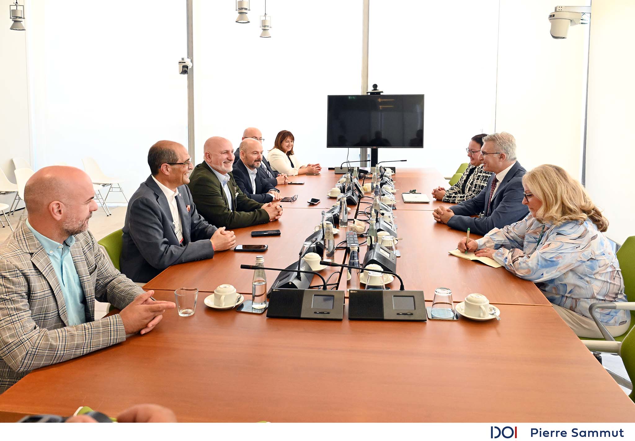 PRESS RELEASE BY THE OFFICE OF THE SPEAKER Speaker meets with Friends of the National Archives and General Workers’ Union