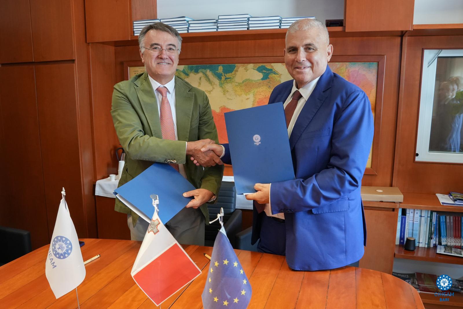 STQARRIJA MILL-MINISTERU GĦALL-AGRIKOLTURA, IS-SAJD U L-PROVVISTA TAL-IKEL Malta u CIHEAM Bari jiffirmaw ftehim ġdid biex ikomplu jsaħħu l-kollaborazzjoni fis-settur agrikolu