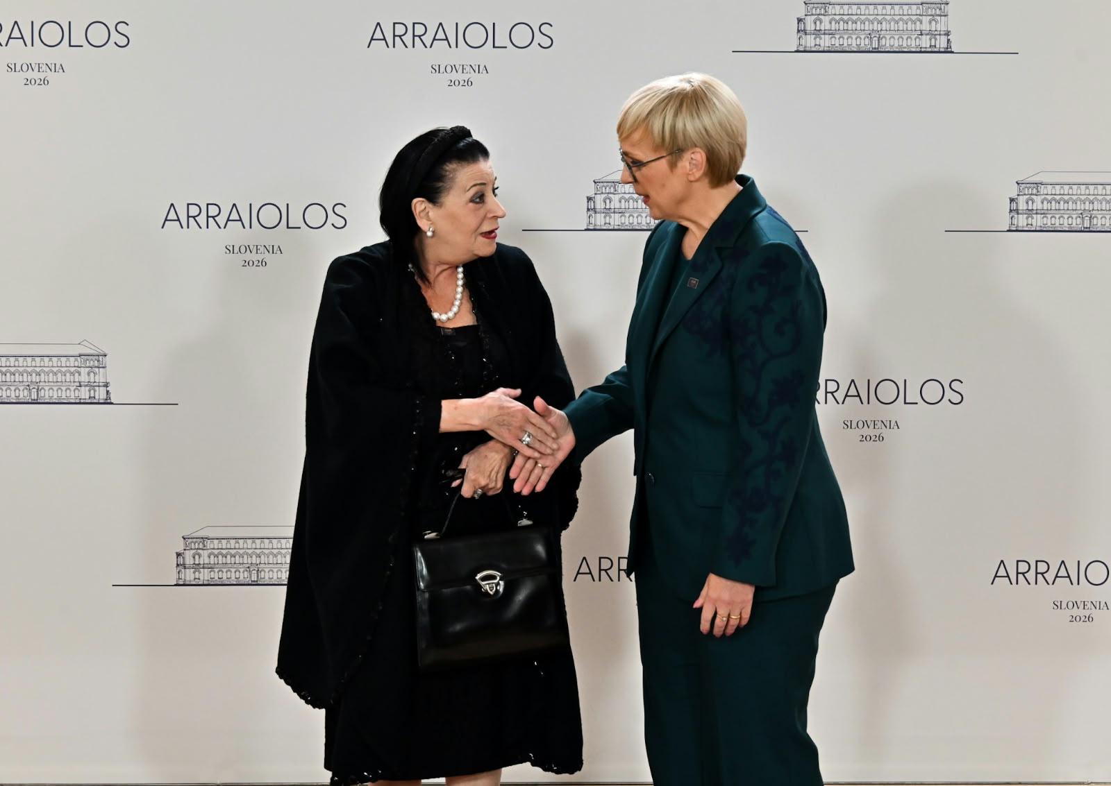 STQARRIJA MILL-UFFIĊĊJU TAL-PRESIDENT Il-President ta’ Malta tingħaqad ma’ kapijiet ta’ stati Ewropej oħra għal-laqgħat tal-Grupp Arraiolos