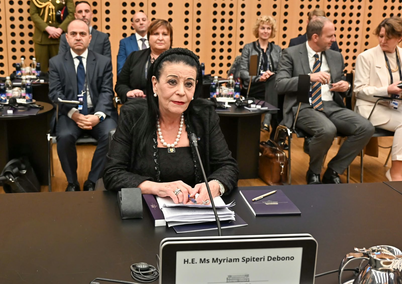 STQARRIJA MILL-UFFIĊĊJU TAL-PRESIDENT Il-President ta’ Malta tingħaqad ma’ kapijiet ta’ stati Ewropej oħra għal-laqgħat tal-Grupp Arraiolos